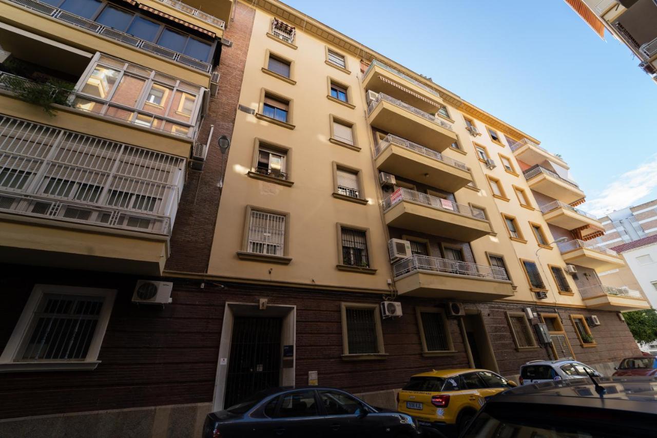 Larra Nervion Subway Tranvia Apartment Sevilla Bagian luar foto