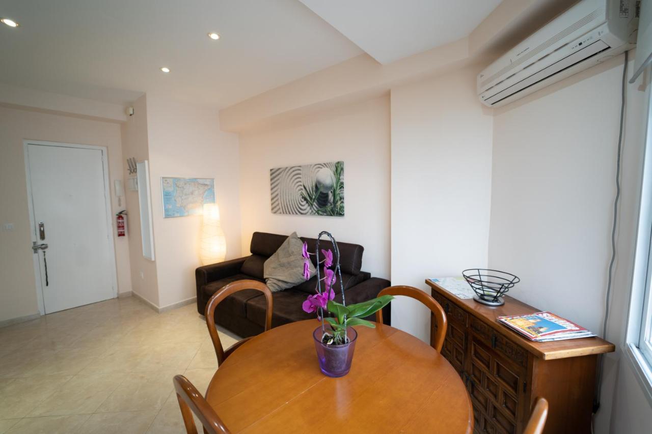 Larra Nervion Subway Tranvia Apartment Sevilla Bagian luar foto