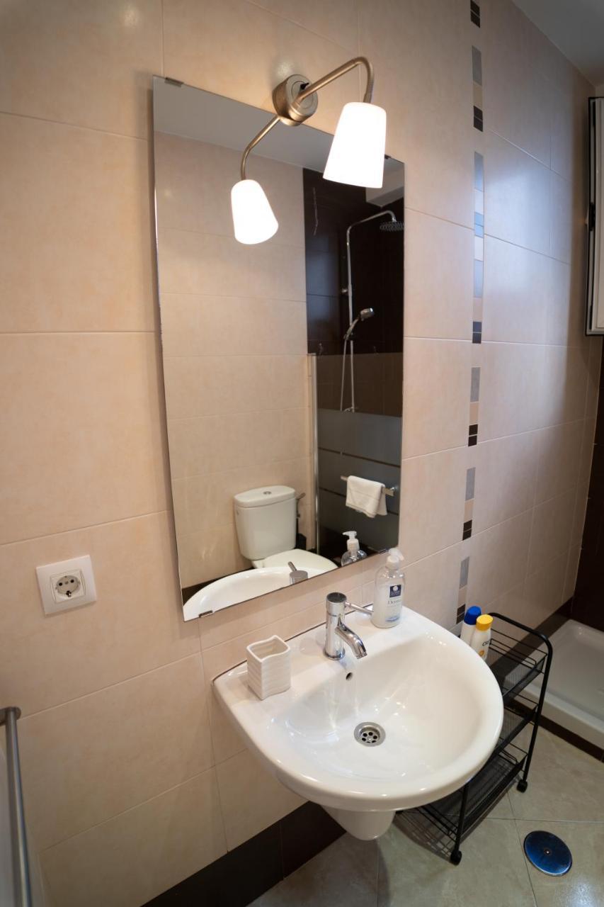 Larra Nervion Subway Tranvia Apartment Sevilla Bagian luar foto